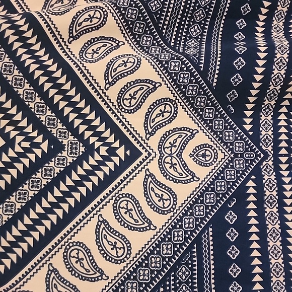 #1 Lularoe Joy Vest P2P:24" L:44" - Picture 2 of 2